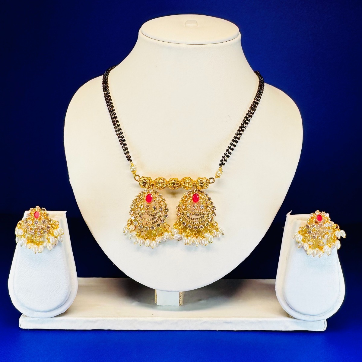 Kemp Design Matte Gold Polish Fancy Pendant Set