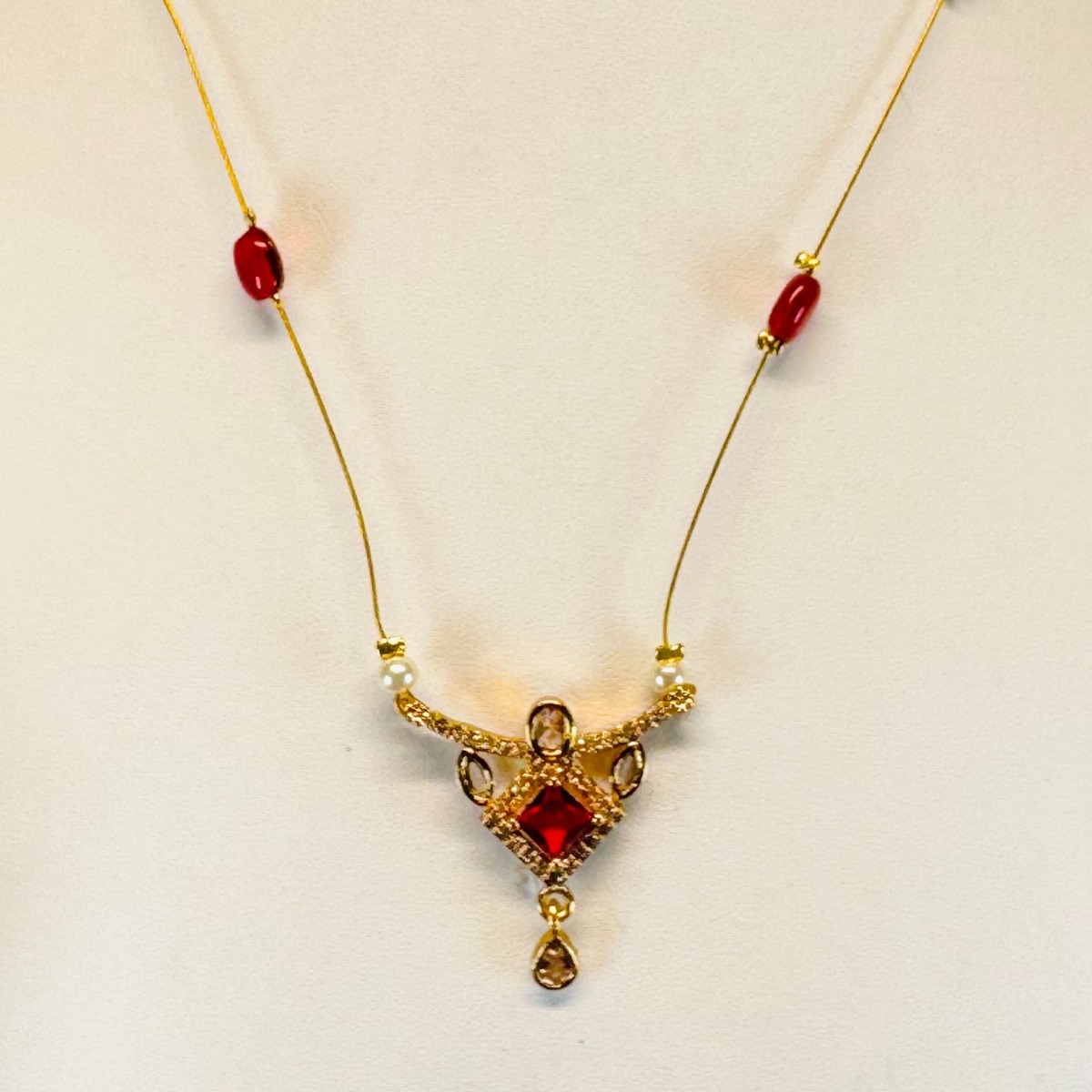 Traditional High Gold Pendant Chain Necklace
