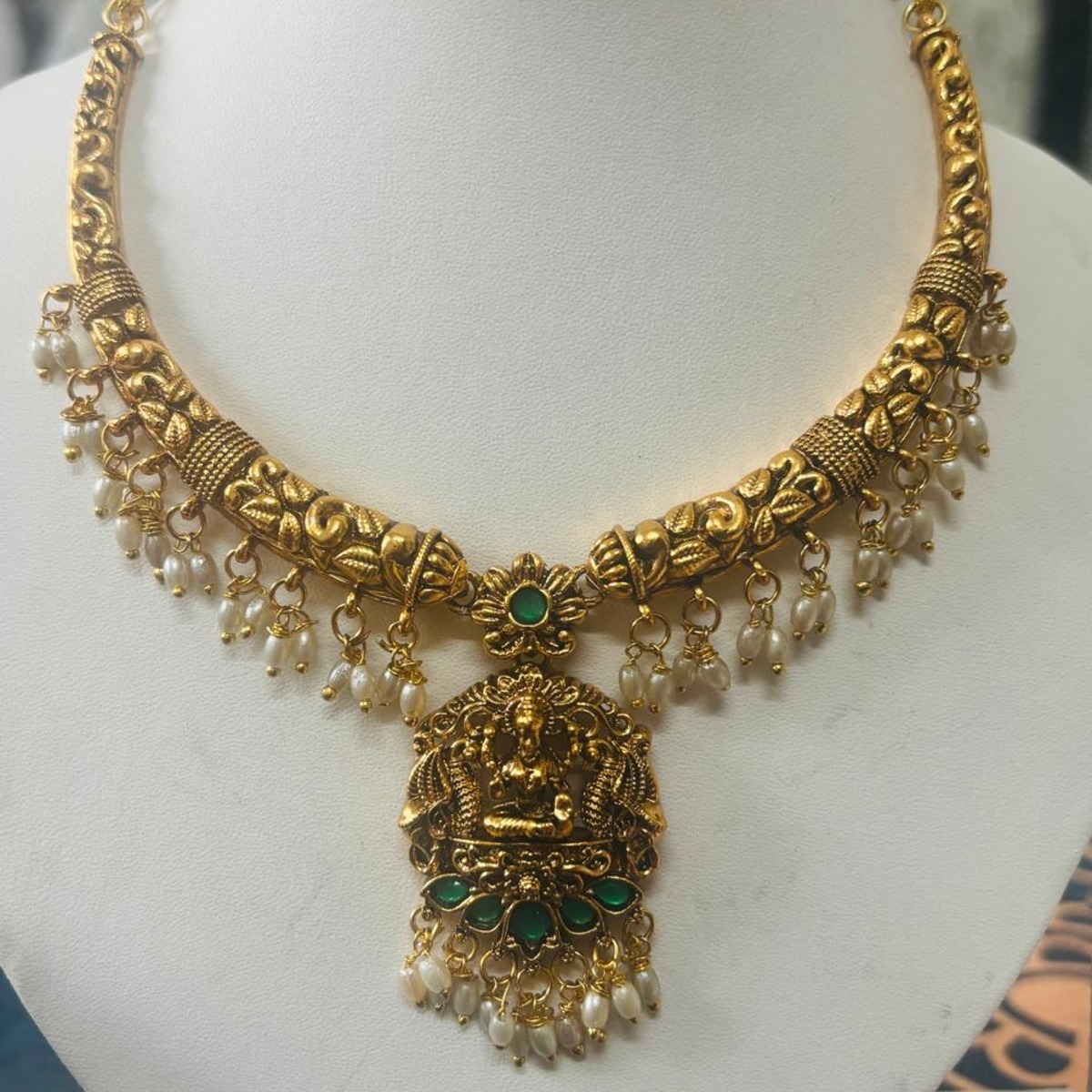 Temple Model Antique Necklace